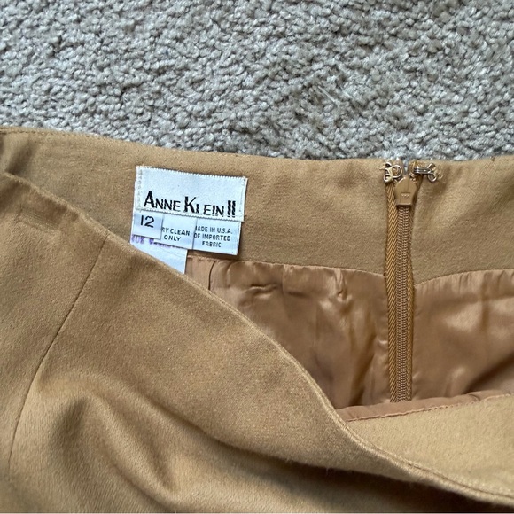 VTG ~ 1990s ~ Anne Klein II ~ Camel Pencil Skirt ~ Wool-Cashmere Blend - Picture 7 of 8